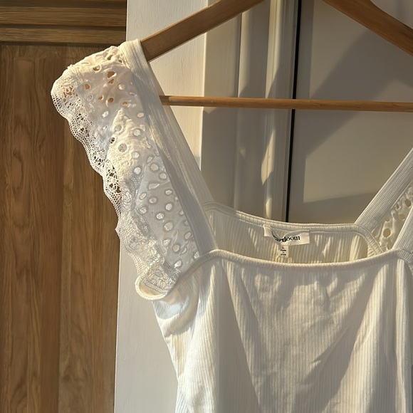 HEARTLOOK ANTHROPOLOGIE ribbed white tank with ruffle sleeves large - Picture 3 of 11